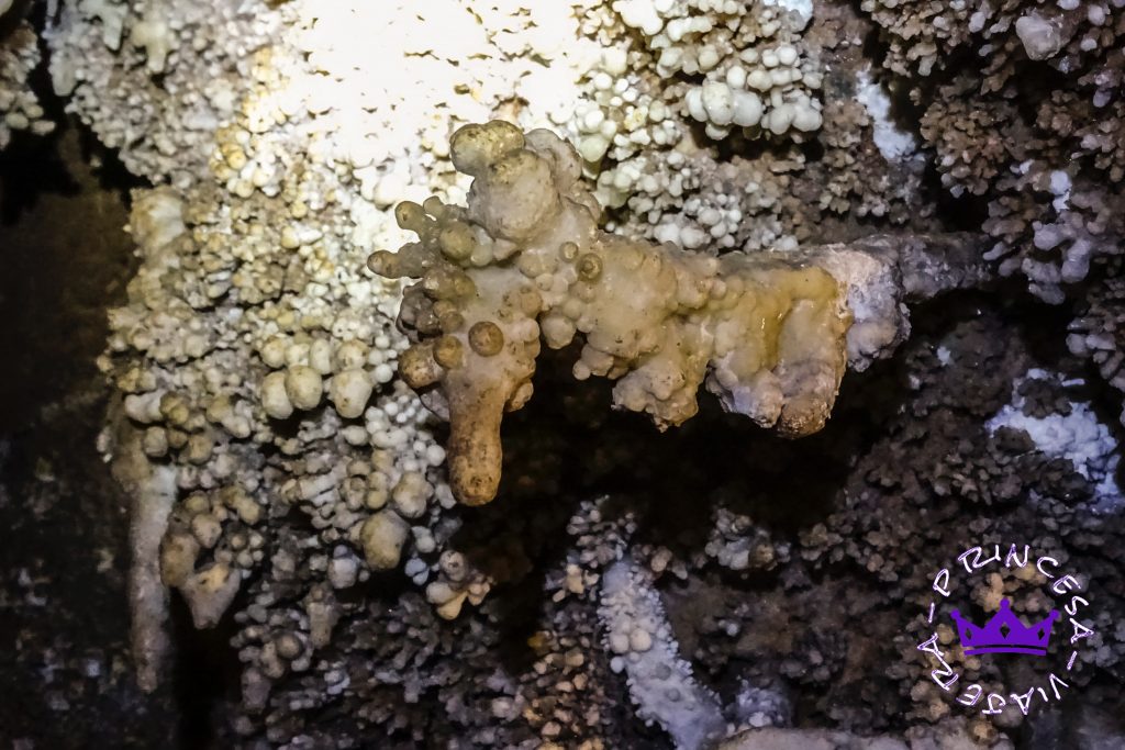 CUEVA LLAMAZARES