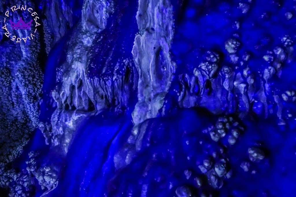 CUEVA LLAMAZARES