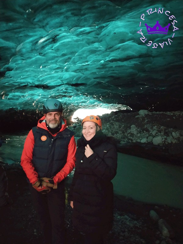 VISITAR UNA CUEVA GLACIAR EN ISLANDIA