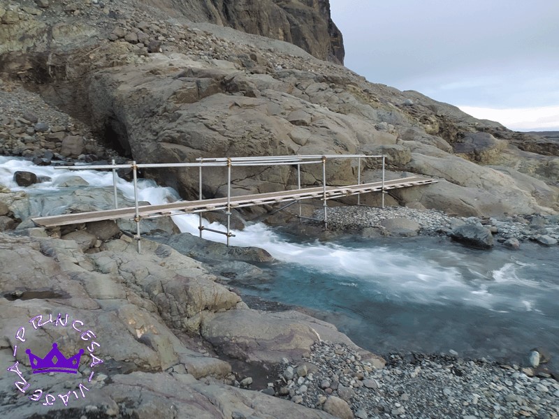 VISITAR UNA CUEVA GLACIAR EN ISLANDIA
