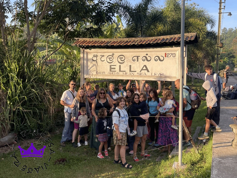 FAMILIAS DISFRUTANDO DE UN VIAJE GRUPAL A SRI LANKA